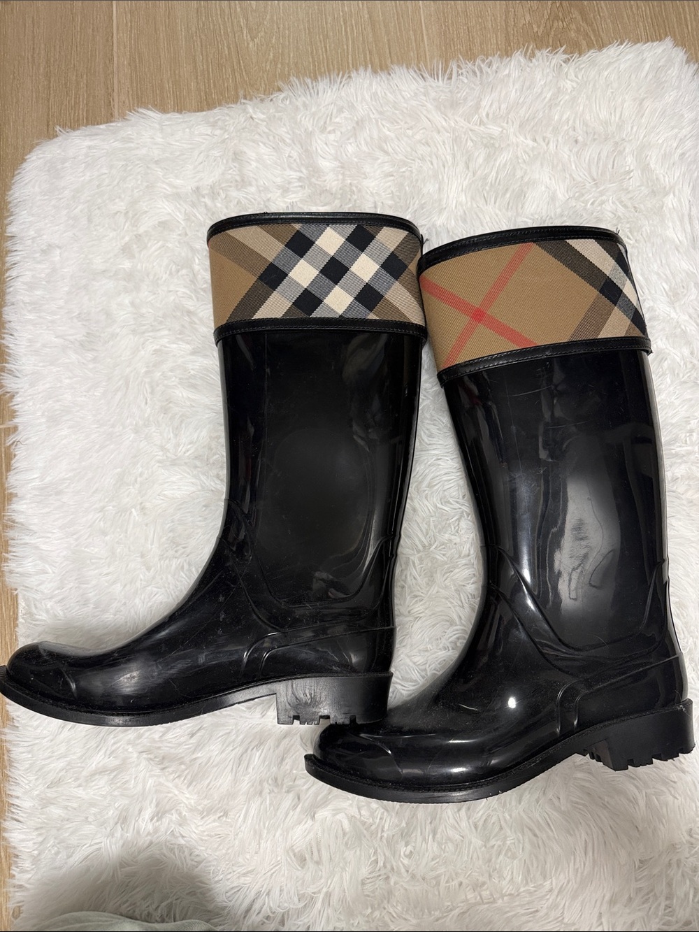Burberry Black Glossy Rain Boots with House Check Cuff